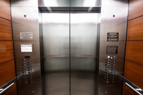 Embelezamento de cabine de elevador
