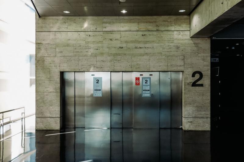 Embelezamento de cabine de elevador