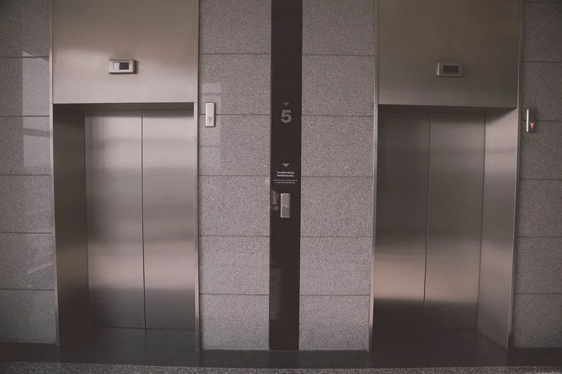 Empresa especializada em manutenção de elevador