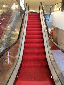 Empresa que faz manutenção em escadas rolantes