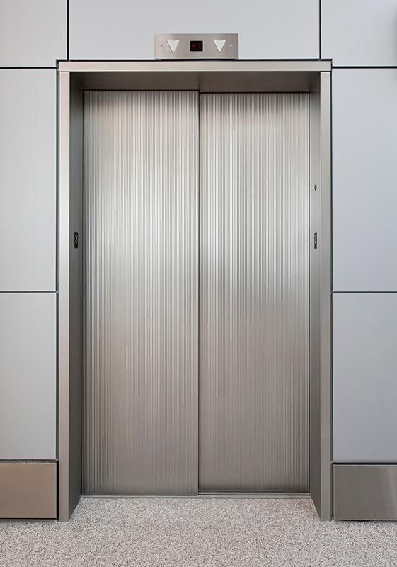Revestir porta de elevador